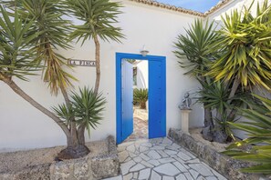 Exterior detail - House - Sleeps 10 to 34 - Heated Pool - Parking (Javea)