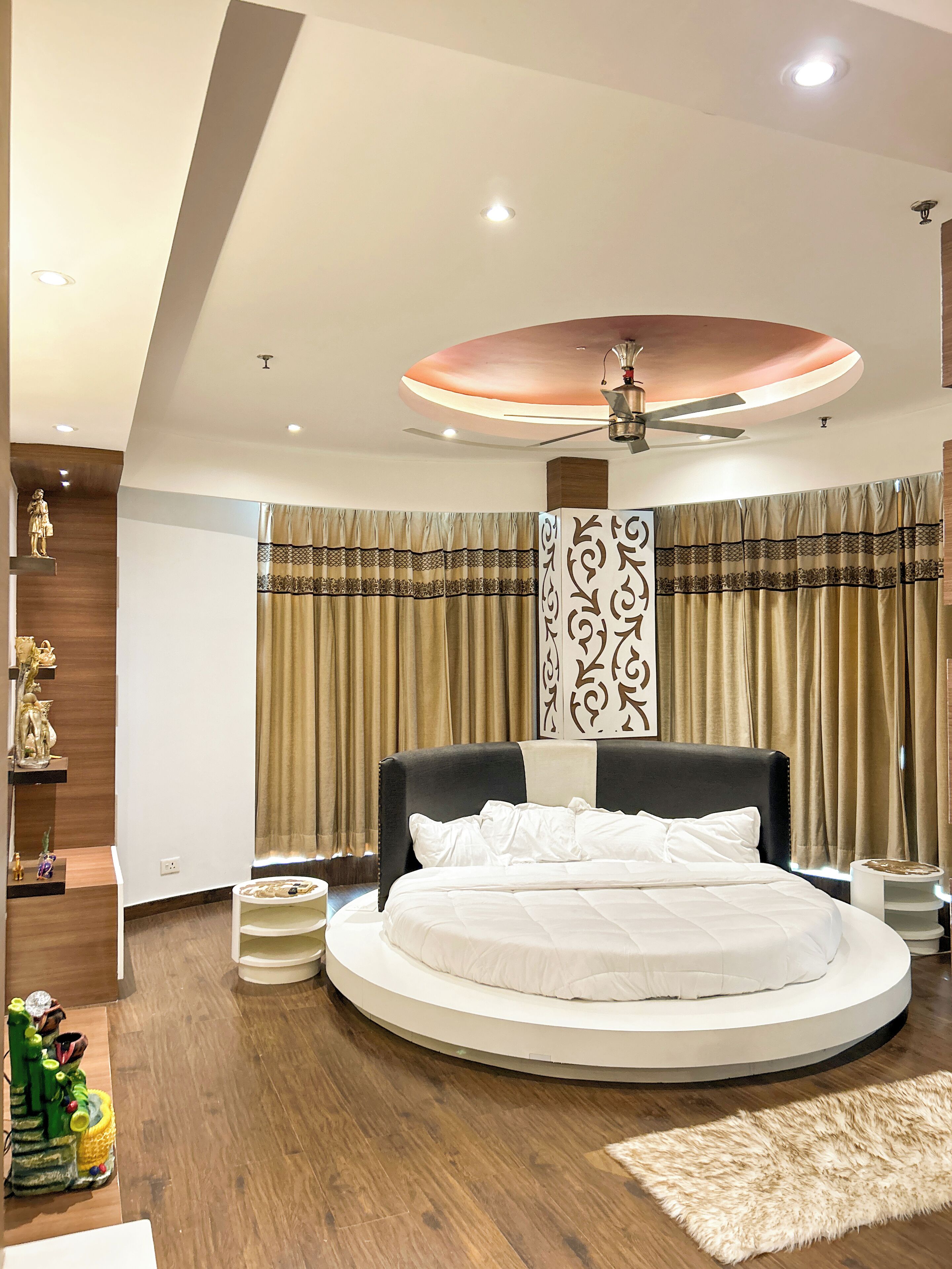 5 chambres, fer et planche à repasser, Wi-Fi, draps fournis