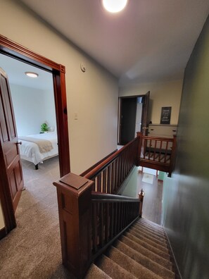 Interior - Cozy 2-bedroom house in peaceful Bernville with out door fire pit area (Bernville)