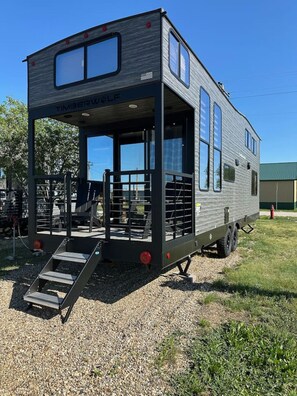 Exterior - Bighorn Bend Tiny Home (Interior)