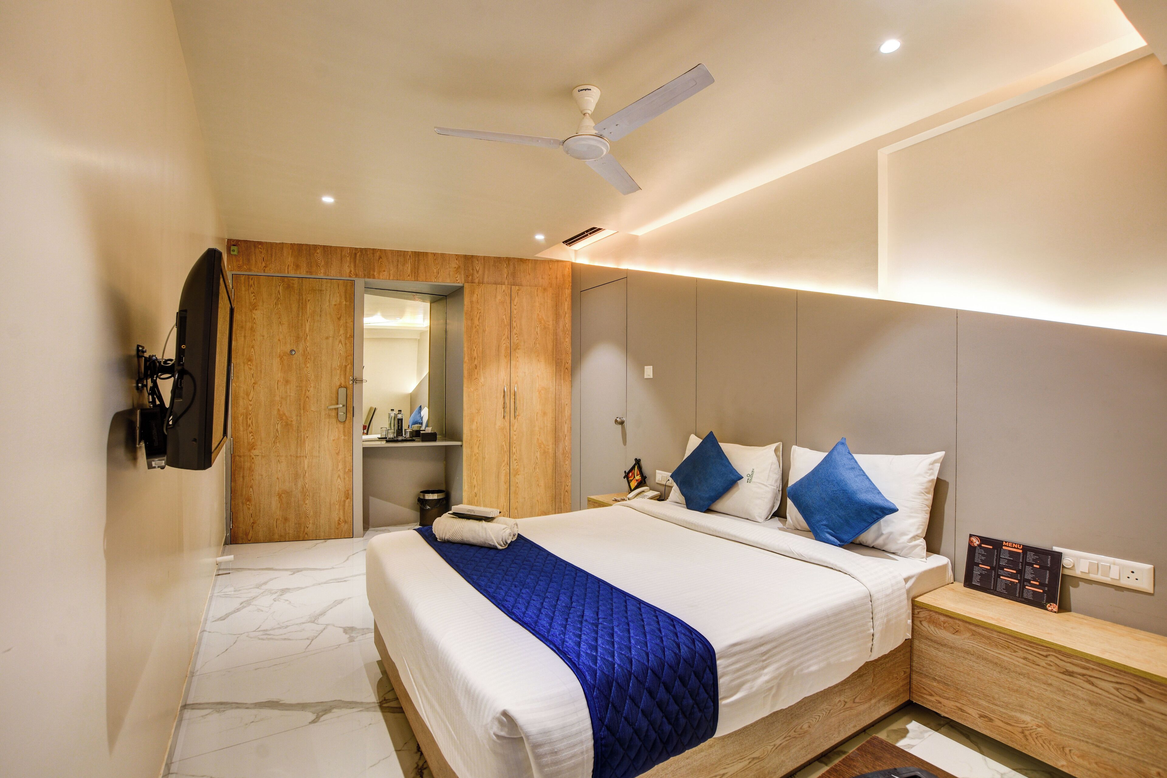 Standard Double Room, City View | Desk, laptop workspace, iron/ironing board, free WiFi