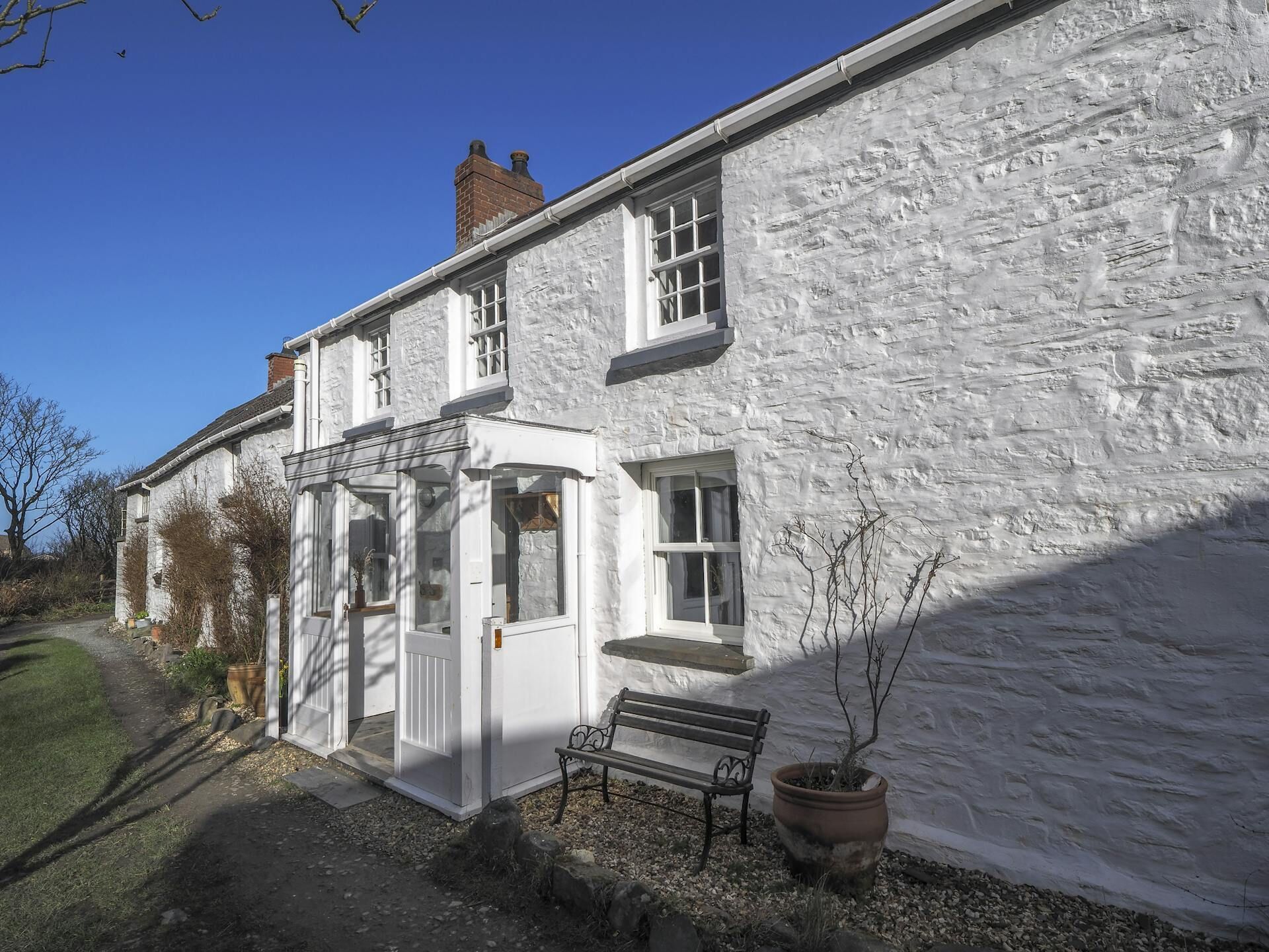 المنشأة من الخارج