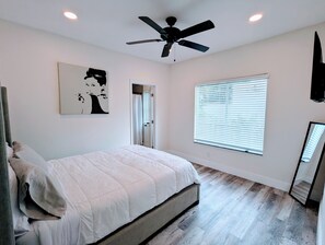 2 bedrooms, iron/ironing board, WiFi, bed sheets