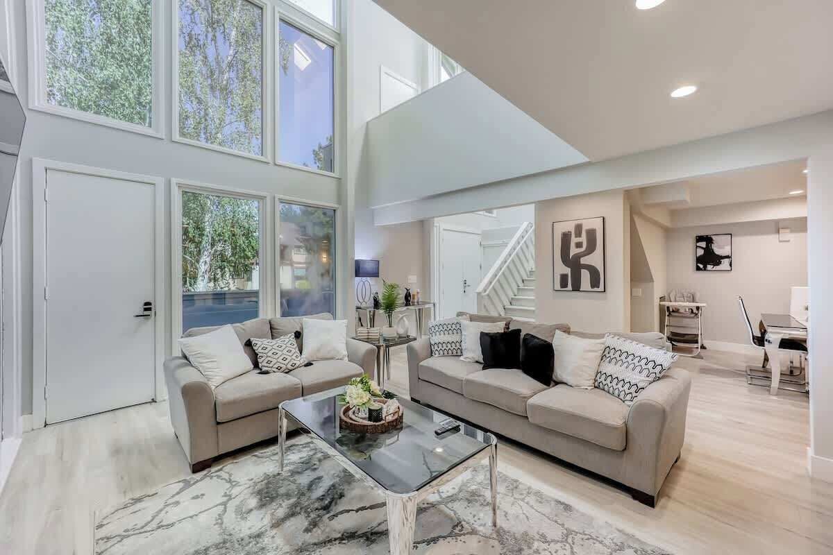 テレビ、暖炉、書斎 / ワークスペース