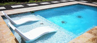 Loma Bella/ Private Villa for 14 near beach,2 homes