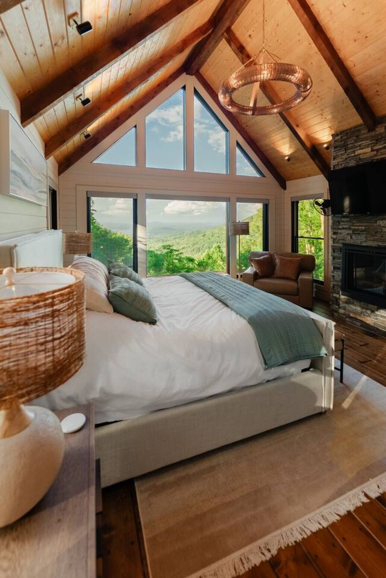 WiFi, bed sheets