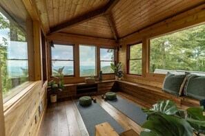 Interior - Wellness Retreat: Epic Views·Gym·Sauna·Cold Plunge (Blue Ridge)