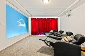 Interior - Spacious 4 Bedroom Mins from Strip & Airport + Home Theater and Workspace (Las Vegas)