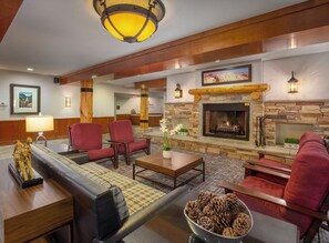 Interior - Luxury Vacation Condos by West Gate Entrance -Yellowstone National Park (West Yellowstone)