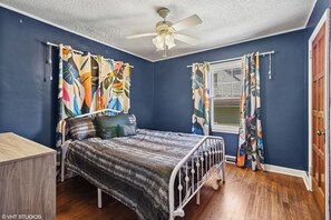 Room - Beautiful 3-bedroom house with AC in adorable Des Moines (Des Moines)