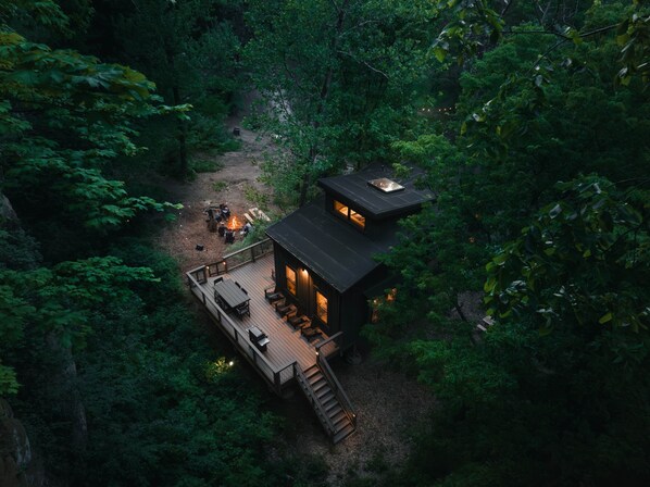 المنشأة من الخارج