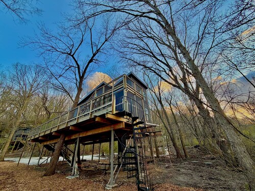 Treehouse 4 - Treehouses at Starved Rock