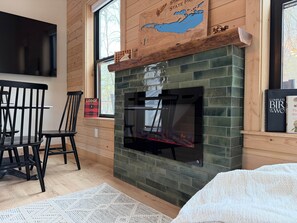 Interior - Treehouse 4 - Treehouses at Starved Rock (Ottawa)