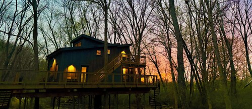 Treehouse 4 - Treehouses at Starved Rock
