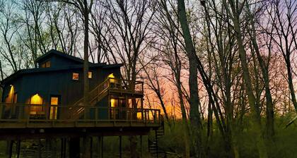 Treehouse 4 - Treehouses at Starved Rock