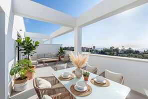 Outdoor dining - 2BR Premium Seaviews By Better Bookings (Estepona)