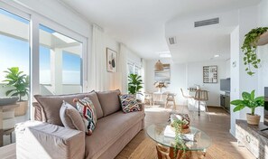 TV, offices - 2BR Premium Seaviews By Better Bookings (Estepona)
