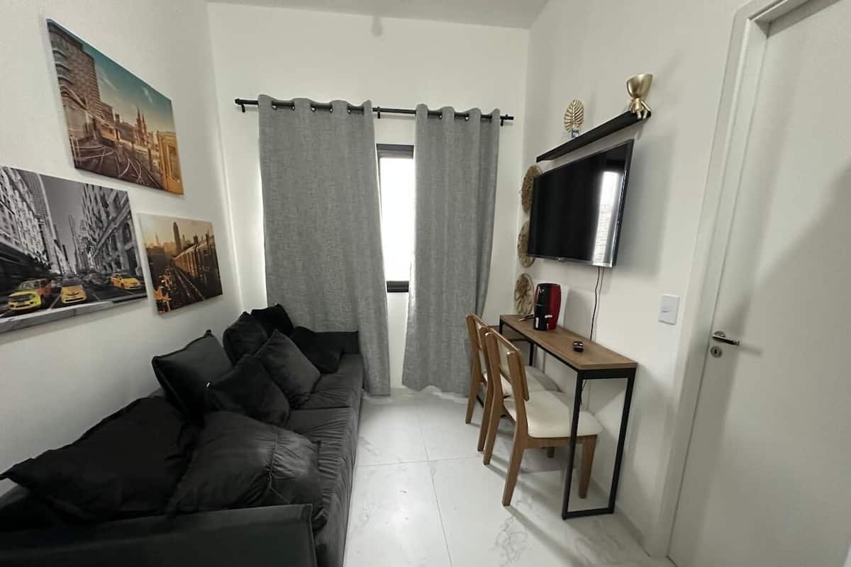 Apartamento, 1 cama de casal e sofá-cama, vista para a cidade | Ferros/tábuas de passar roupa, Wi-Fi de cortesia