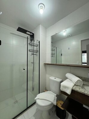 Apartamento, 1 cama de casal e sofá-cama, vista para a cidade | Banheiro