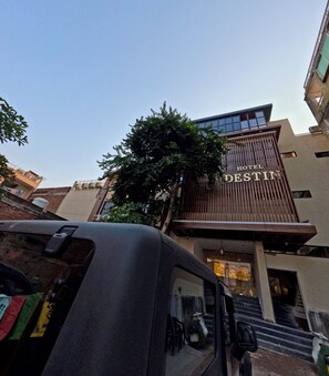 واجهة المنشأة