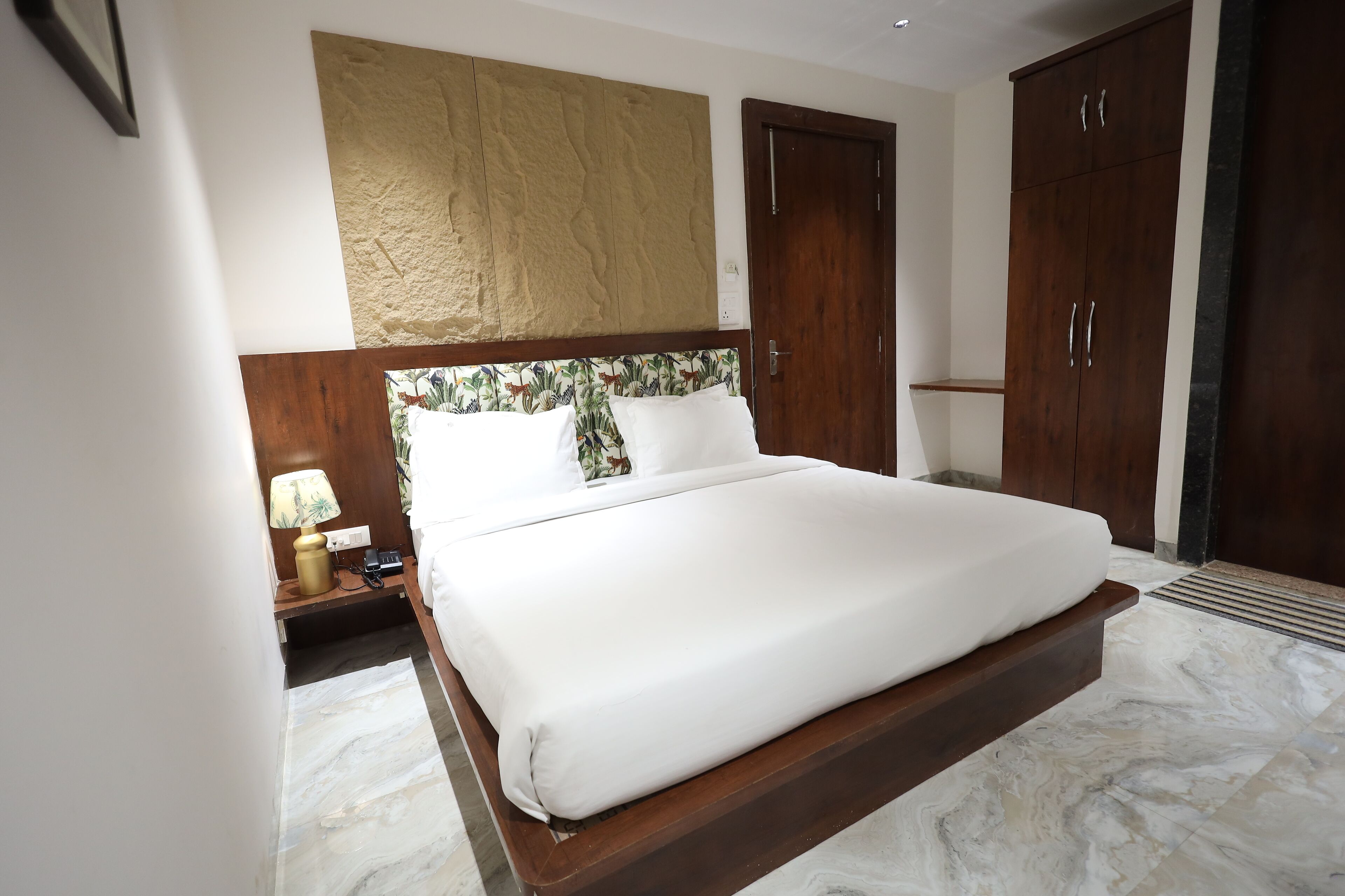 Executive kamer | Een bureau, een laptopwerkplek, een strijkplank/strijkijzer, gratis wifi