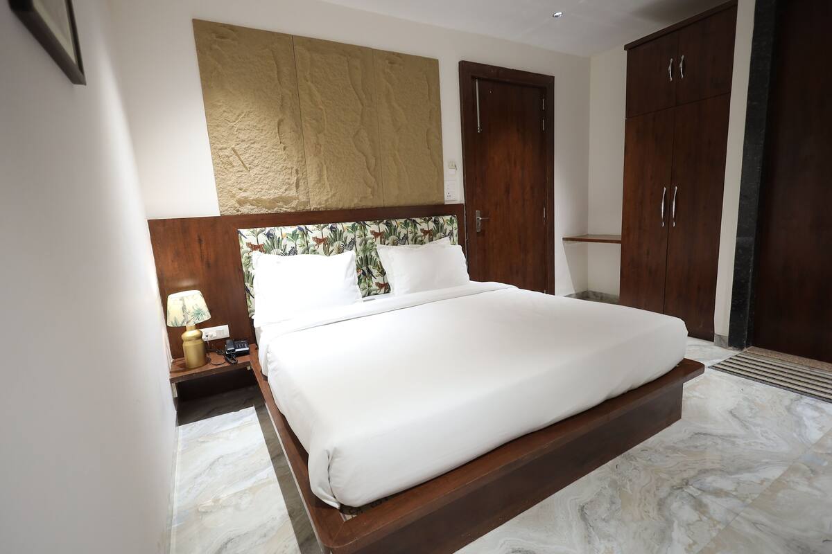 Executive kamer | Een bureau, een laptopwerkplek, een strijkplank/strijkijzer, gratis wifi