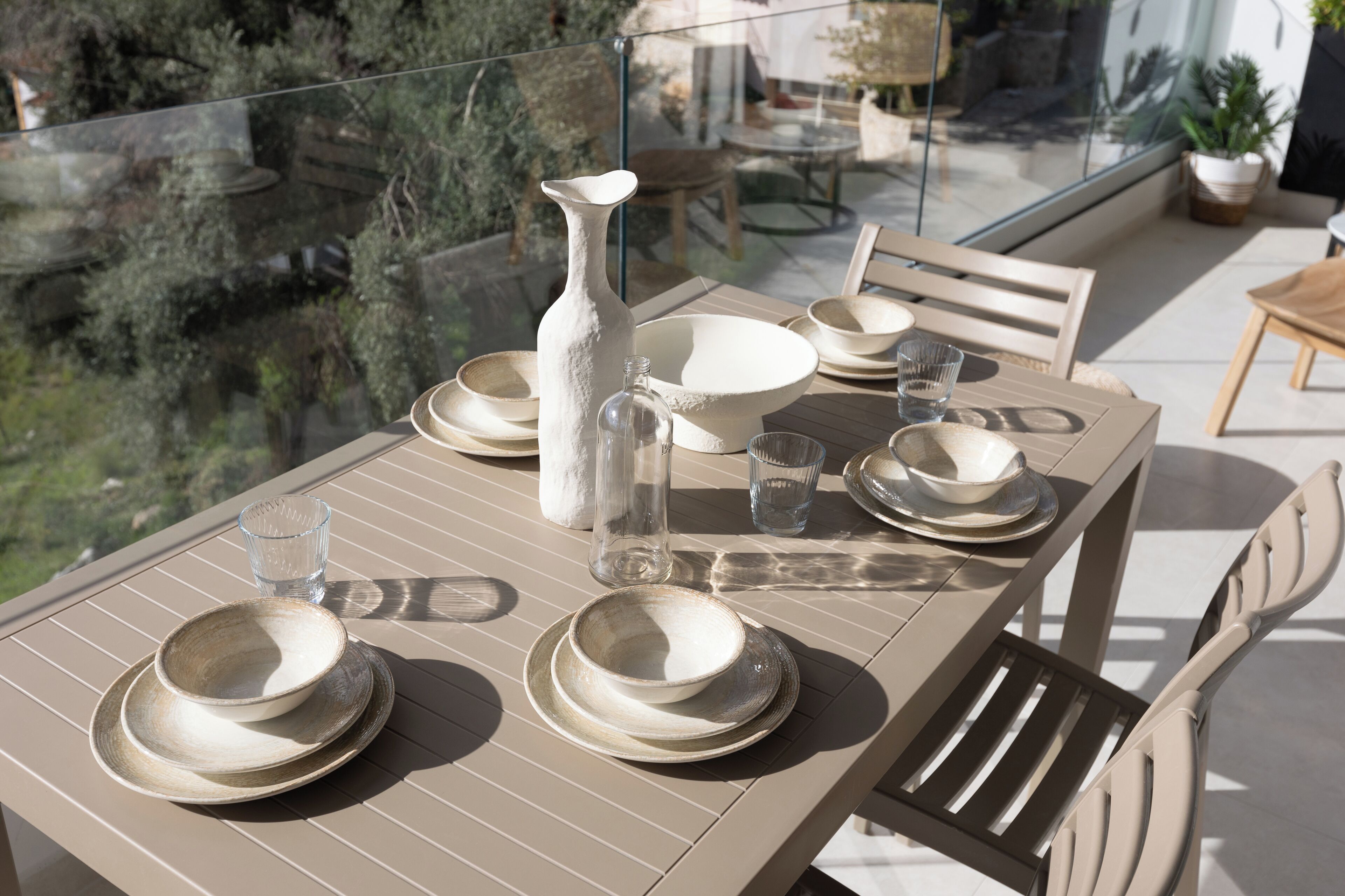 ลักซ์ชัวรี่อพาร์ทเมนท์,  เห็นวิวทะเลบางส่วน | รับประทานอาหารกลางแจ้ง