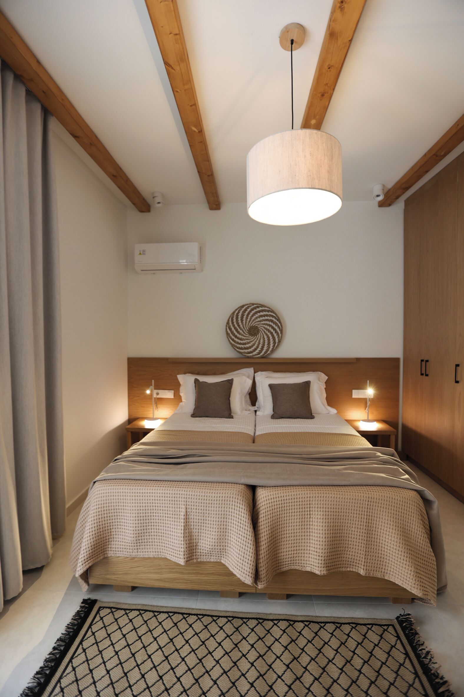 Soundproofing, iron/ironing board, free WiFi