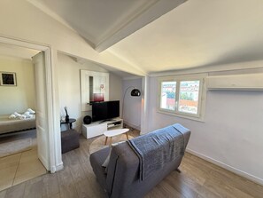 TV - Nice one-bedroom apartment near the Palais des Festivals (Cannes)