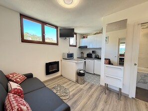 TV - Apartment for 4 people near the slopes (Péone)