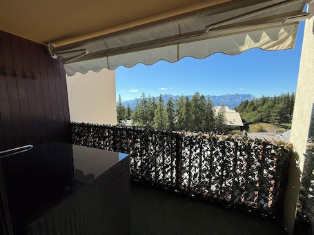 Interior. Apartment for 4 people near the slopes