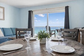 Dining - The Summit 922 - Relaxation meets the Shoreline (Panama City Beach)
