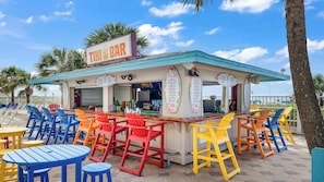 Bar (on property) - The Summit 419 - Beachfront - Newly Remodeled Condo with Awesome Views (Panama City Beach)