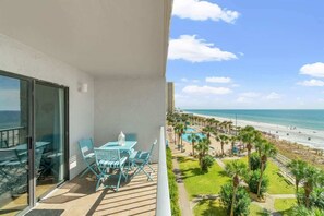 Outdoor dining - The Summit 502 - Gorgeous Condo with Beach Views (Panama City Beach)