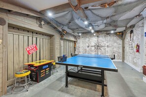 Games room - Top of the Gulf 607 - Cozy Studio with Gulf View (Panama City Beach)