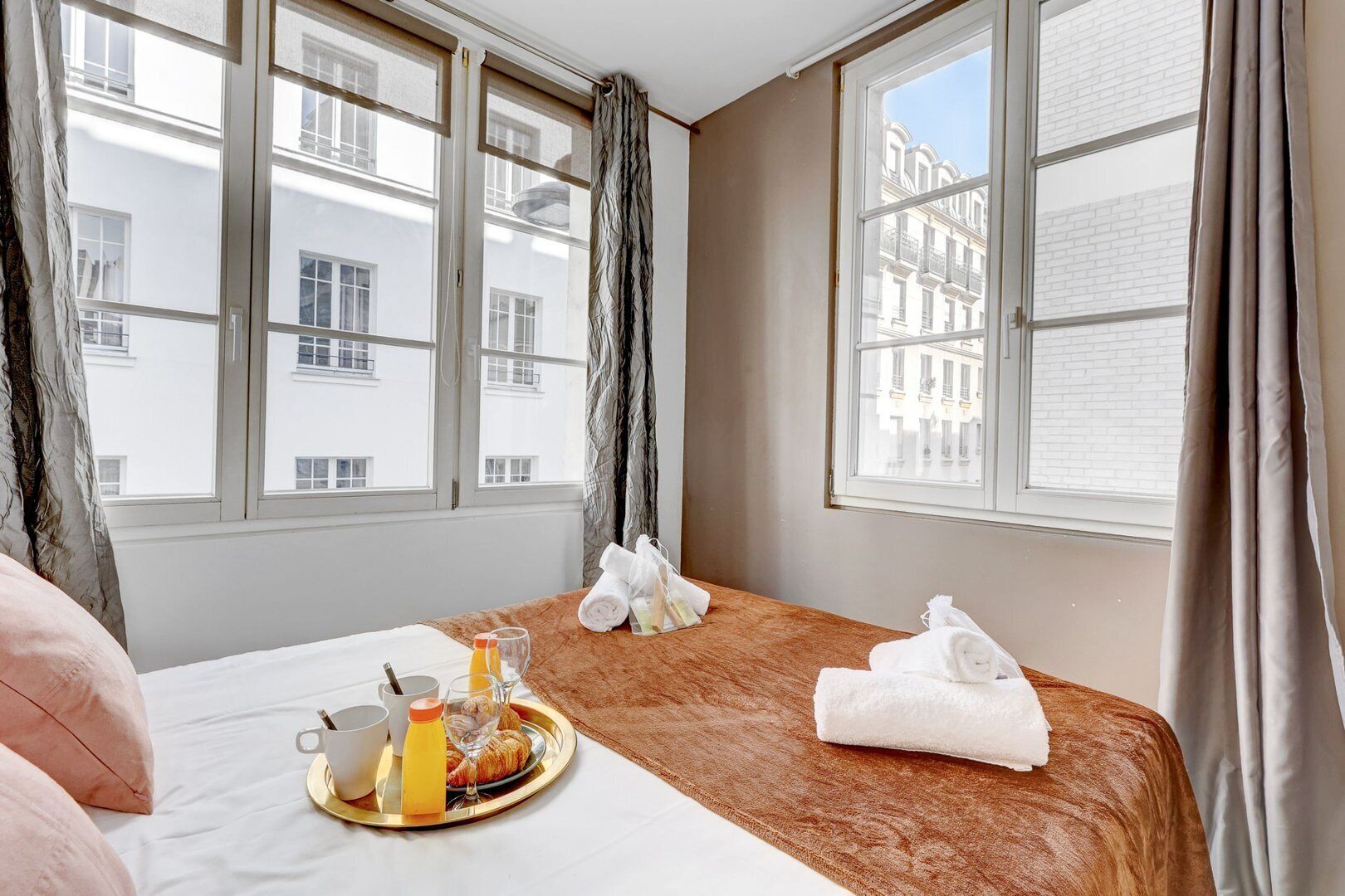 Internet, bed sheets