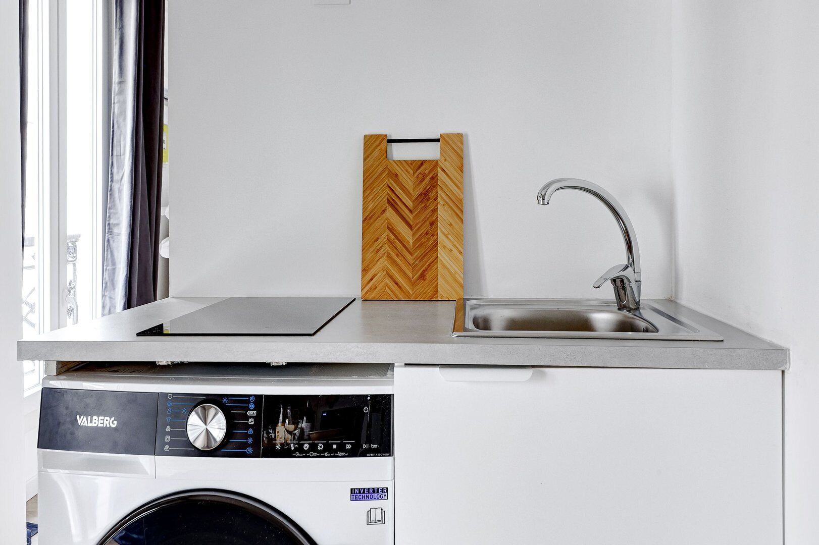 Frigorifero, microonde, macchina per tè/caffè, tostapane