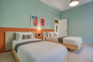 Apartamento, 2 habitaciones, balcón, vistas a la ciudad | Tabla de planchar con plancha y wifi gratis