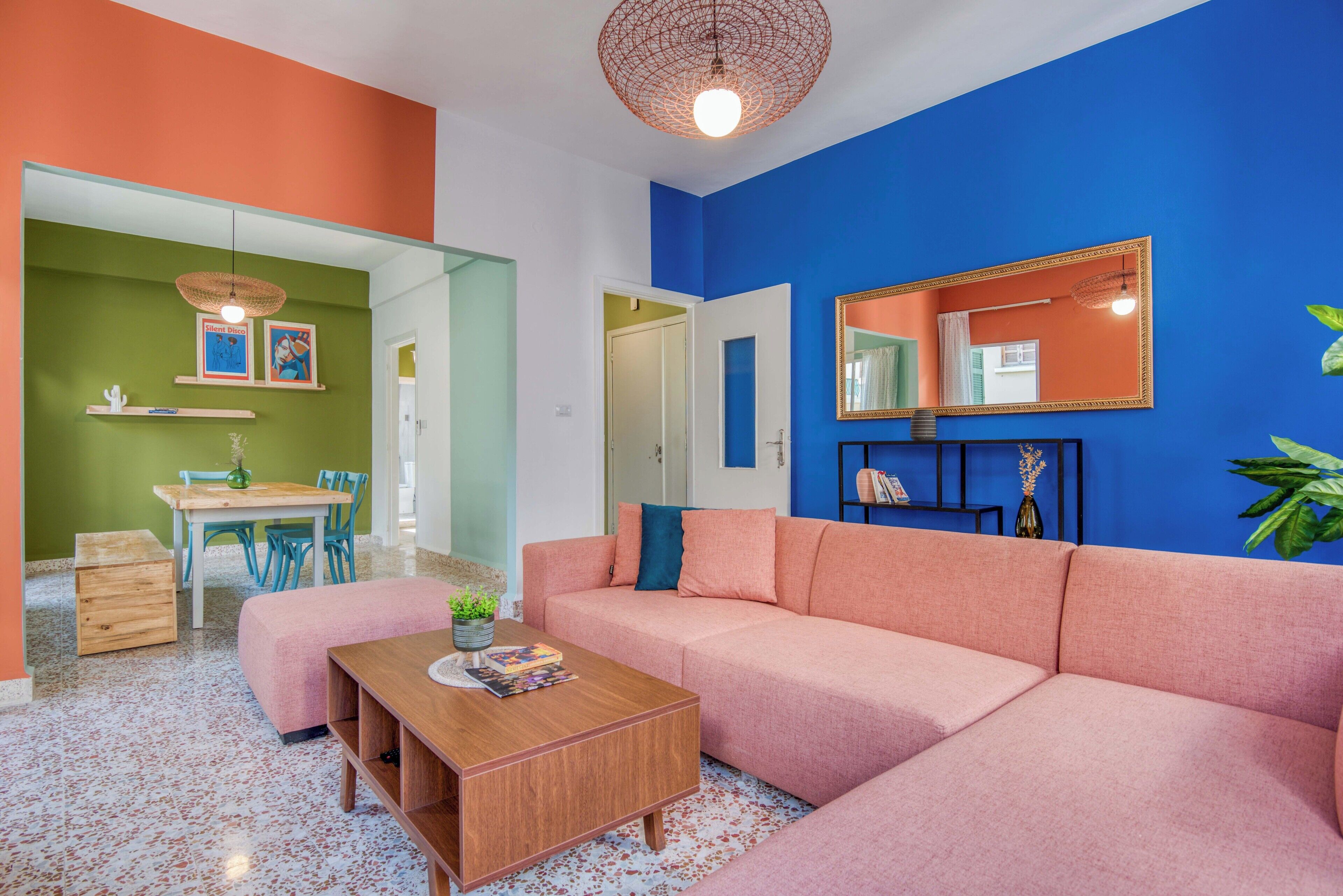 Apartment, 2 Bedrooms, Balcony, City View | Living room | 42-inch Smart TV with digital channels, streaming services