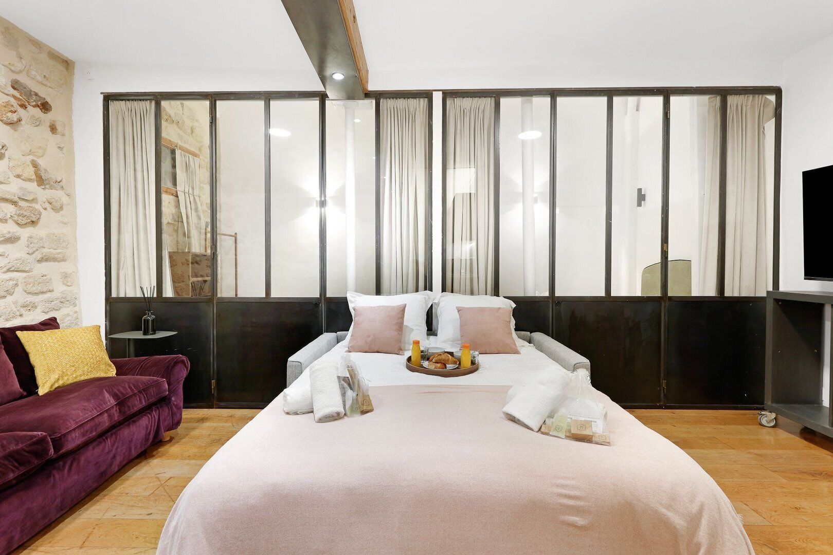 Internet, bed sheets