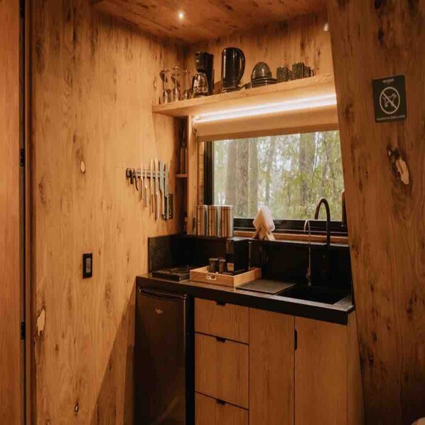 Classic Cabin, Mountain View | Private kitchenette | Mini-fridge, stovetop, cookware/dishes/utensils