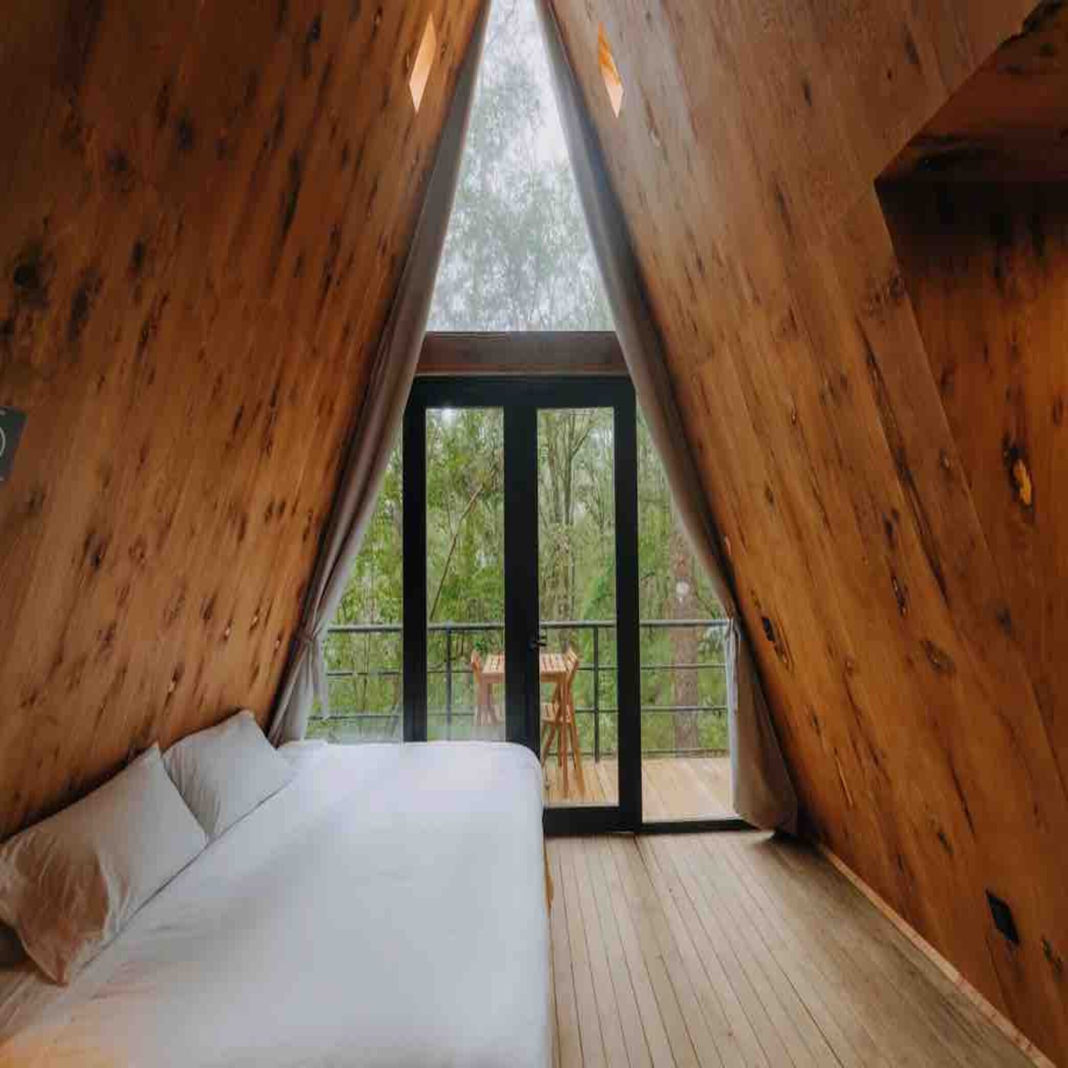 Cabane Classique, vue montagne