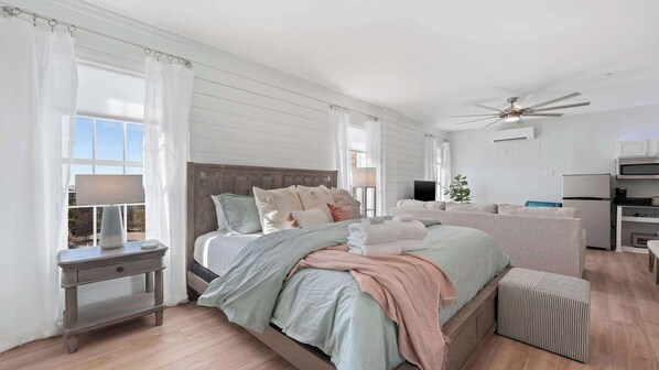 Iron/ironing board, WiFi, bed sheets - Village of SoWal B483 (Seacrest)