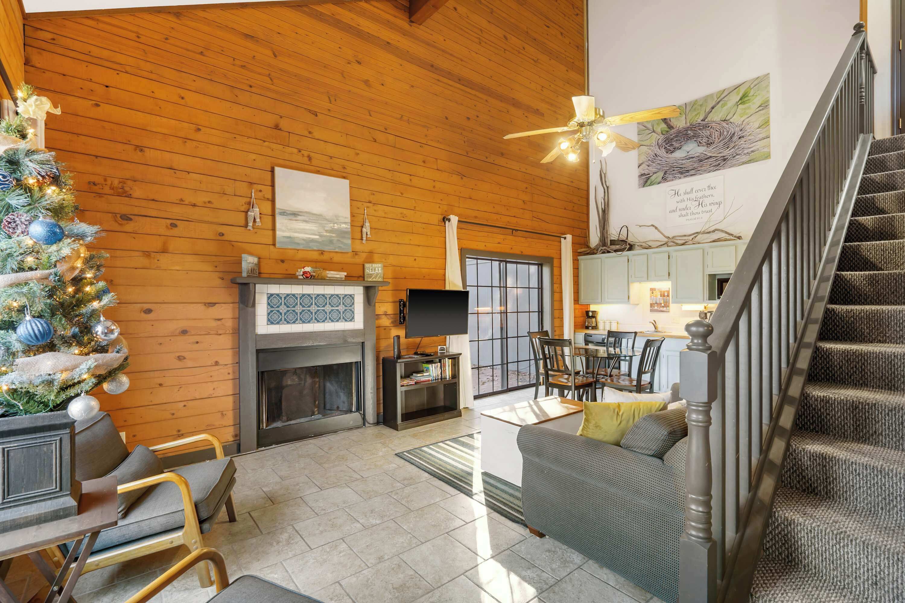 Cabin, Multiple Beds, Patio, Garden View (Rustic Shore Cabin) | Living area