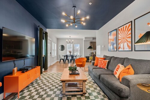 Retro-Modern Getaway • King Beds • Arcade Machine & Xbox