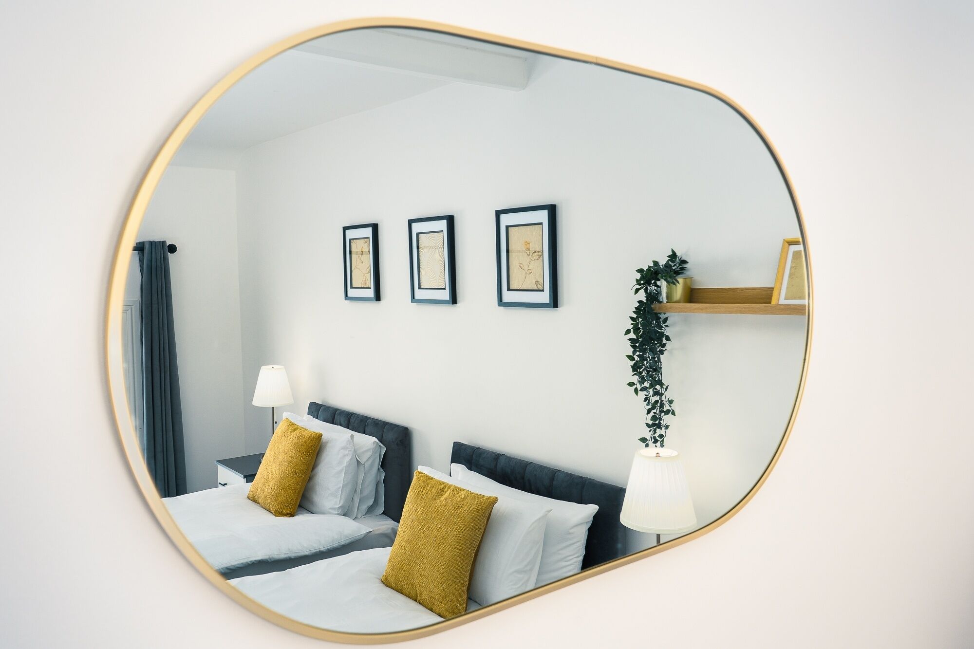 Bügeleisen/Bügelbrett, kostenloses WLAN, Bettwäsche