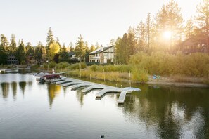 Marina - Lakeview Getaway | Modern, game room, spa, sauna! (Big Bear Lake)