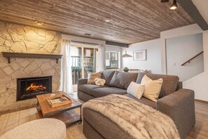 TV, fireplace - Lakeview Getaway | Modern, game room, spa, sauna! (Big Bear Lake)