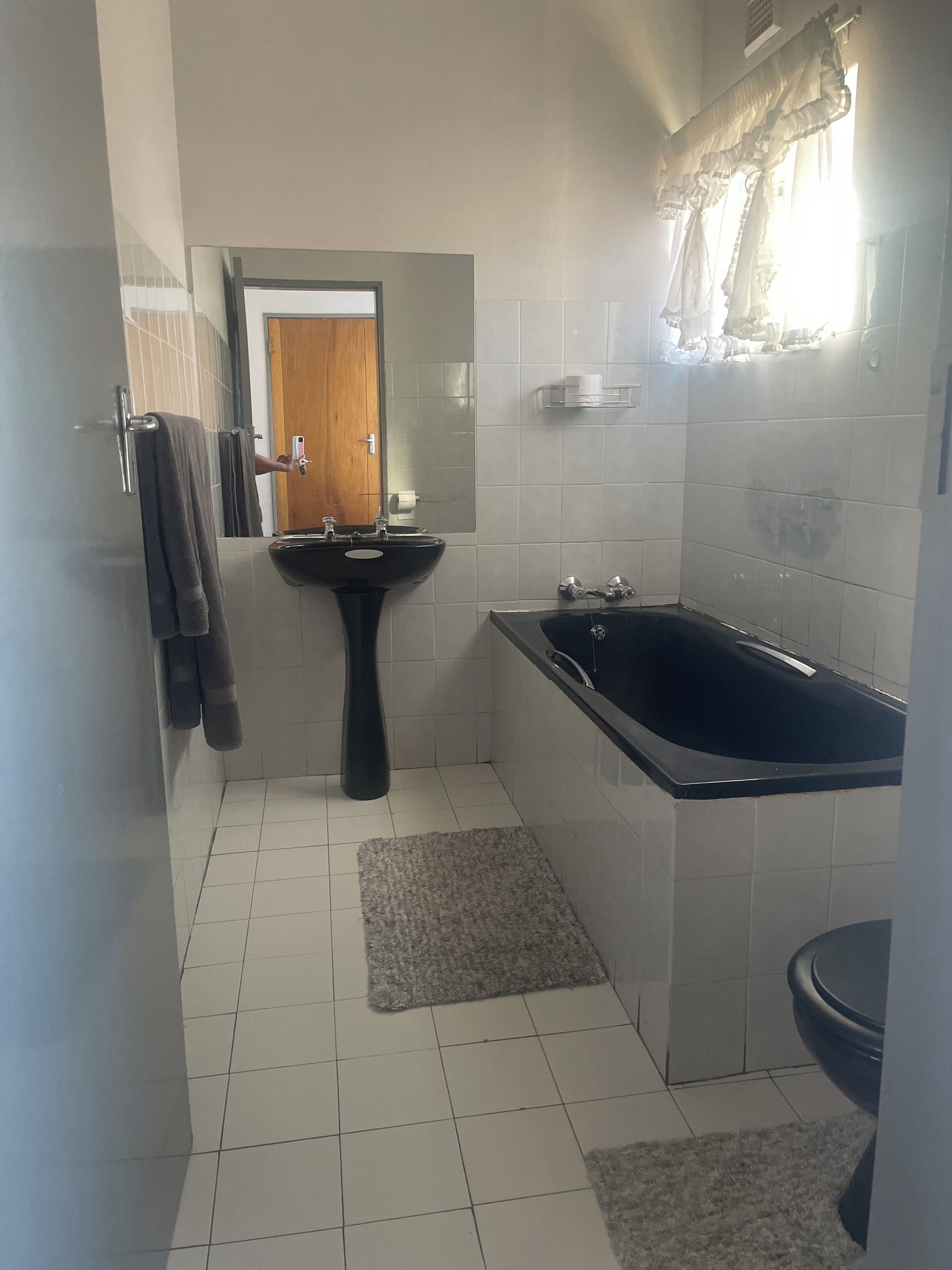 Serviettes fournies, savon, papier toilette