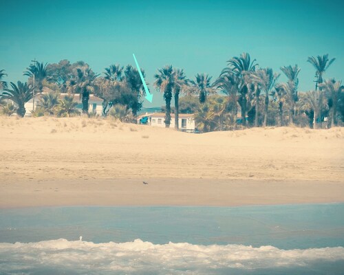 Golf & Beach 1 min away